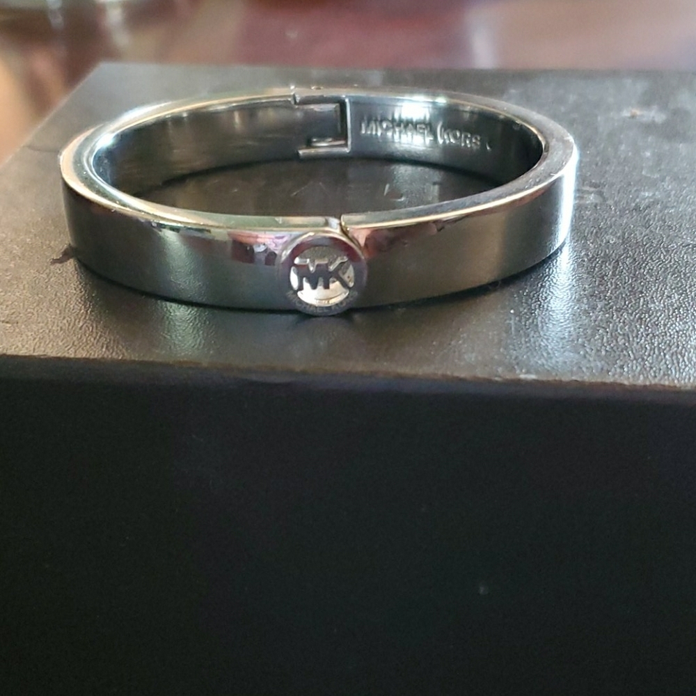 MK BRACLET